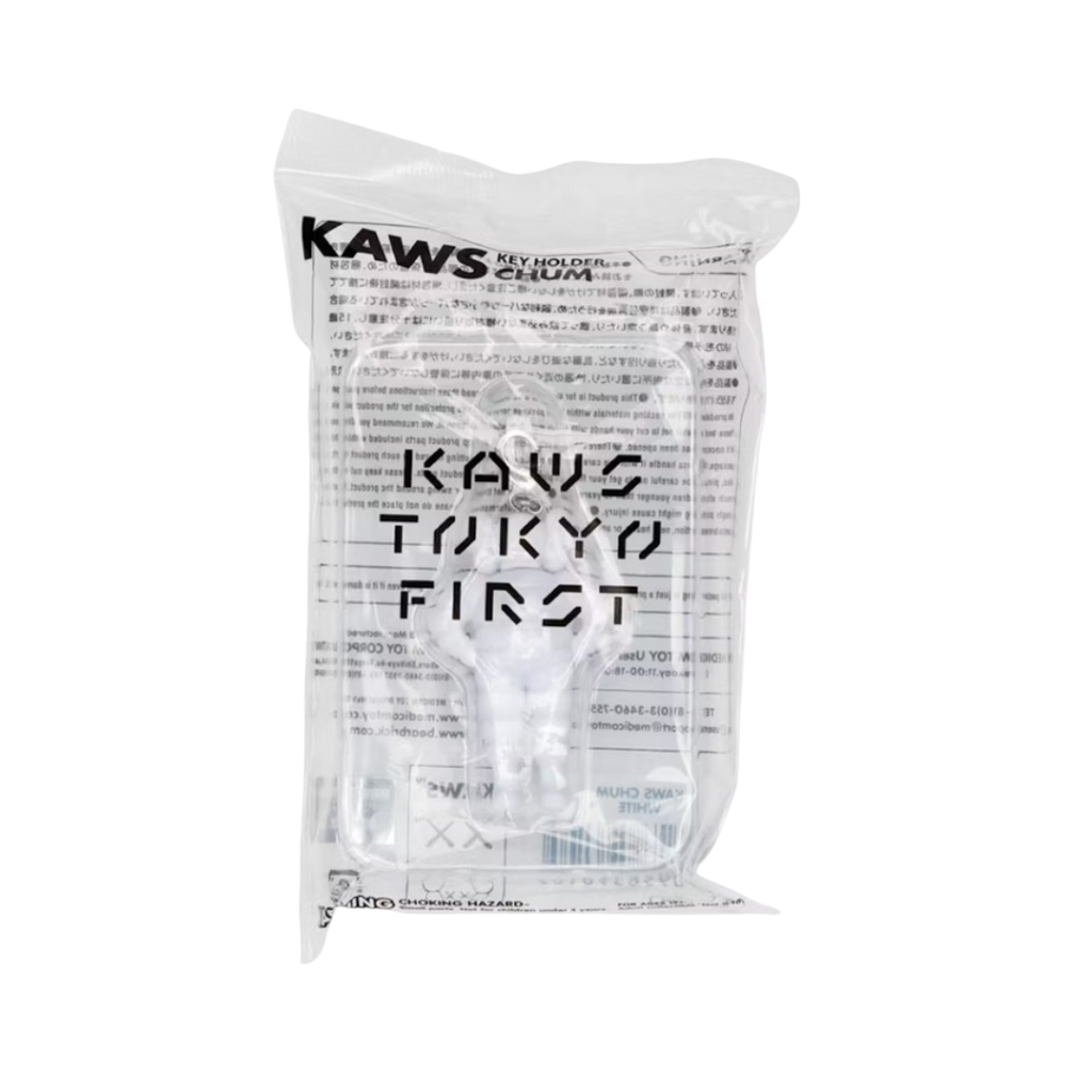 Llavero blanco KAWS Tokyo First Chum